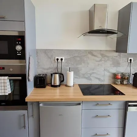 Chez Charles Centre-parking Prive-hospices-gare بون