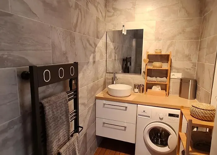 Chez Charles Centre-parking Prive-hospices-gare بون