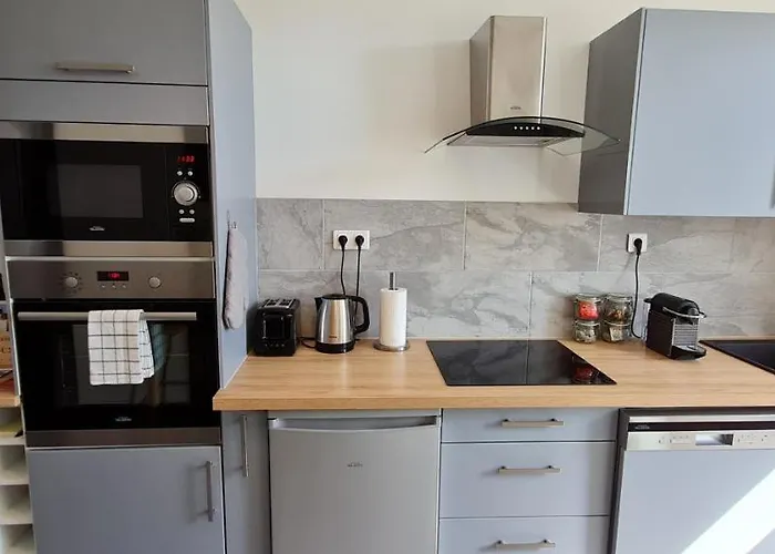 Chez Charles Centre-parking Prive-hospices-gare Бон